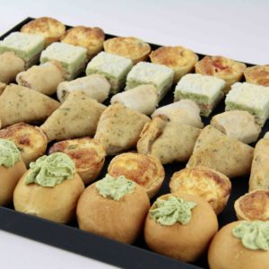 présentation sur plateau de miniature salées froides