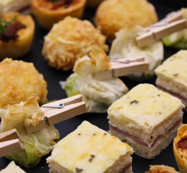 Plateau de 40 pièces salées chaudes