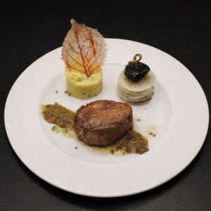 Tournedos de bœuf aux trompettes de la mort, sauce périgueux