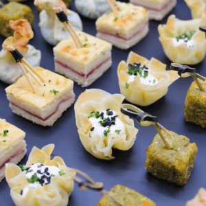 Plateau de 40 pièces salées chaudes